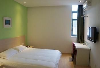 Motel 168 Shanghai Pudong Huinan Metro Station Tesco Kültér fotó